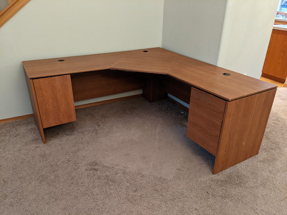 Corner Desk And Office Chair