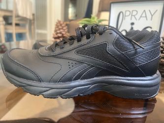 Reebok non-slip shoes  size 7