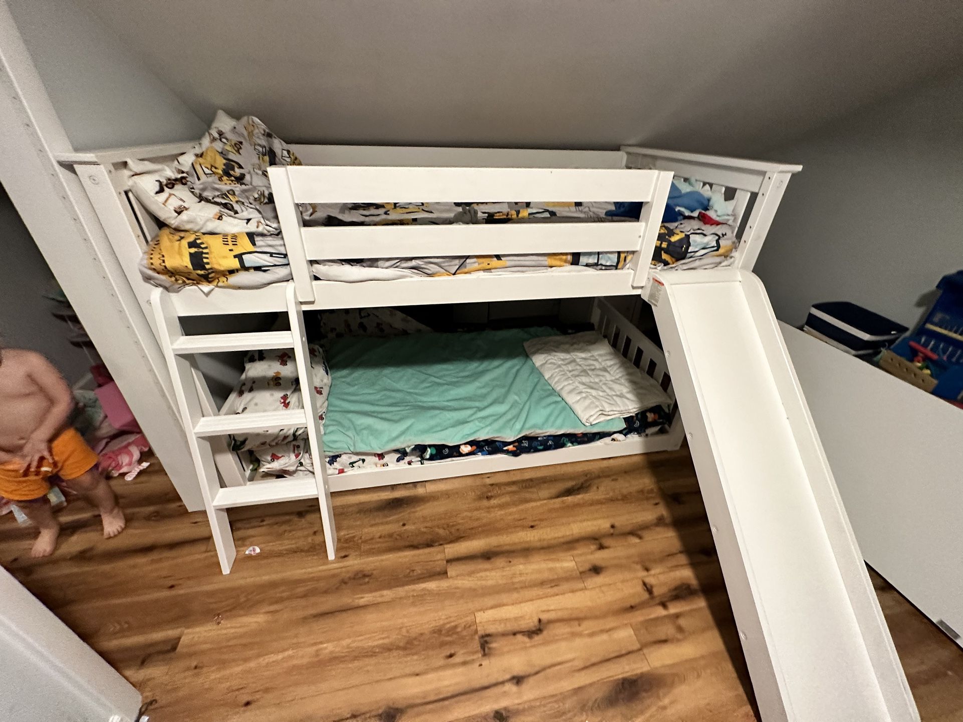 Low bunk bed With slide 
