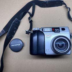 Vintage Olympus Camedia C-2000 Z Digital Camera 2.1MP Tested Works Strap 3x Zoom