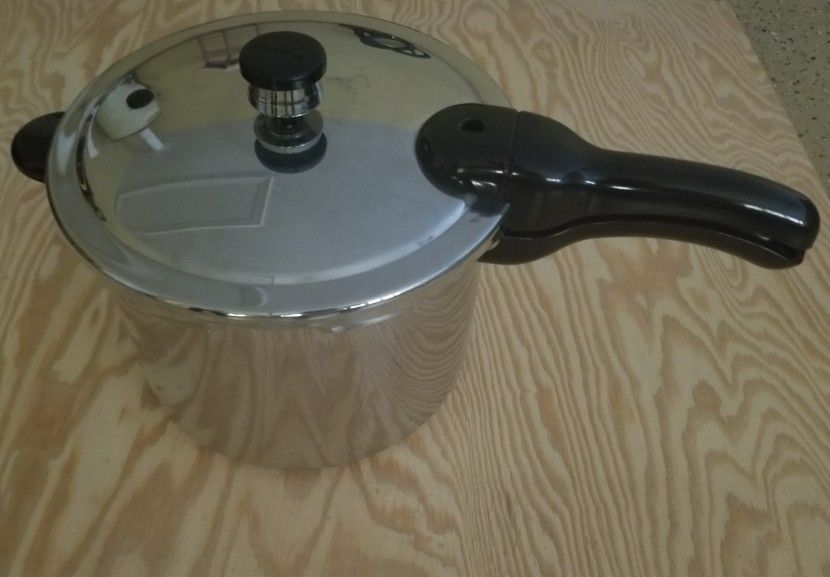 Presto 6-Quart Stainless SteelPressure Cooker

