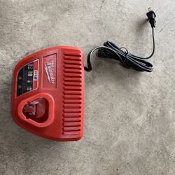 Milwaukee M12 Charger