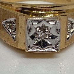 10k Natural Diamonds Ring 