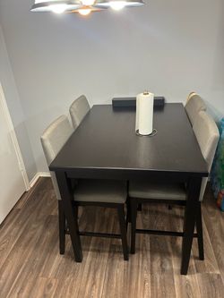 Counter Height Dining Table Set with 4 Chairs