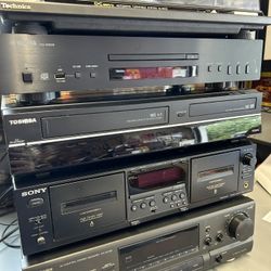 Five Piece Plus Speaker Stereo Component System Technics, Toshiba Sony Yamaha