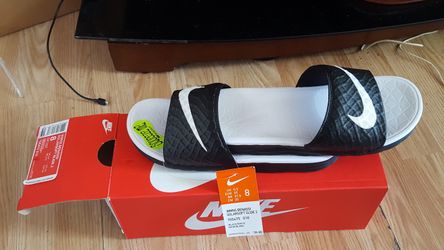 Nike brand new Women benassi slides