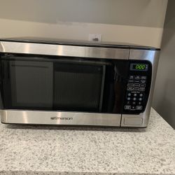 Microwave - 900 Watts (Emerson)