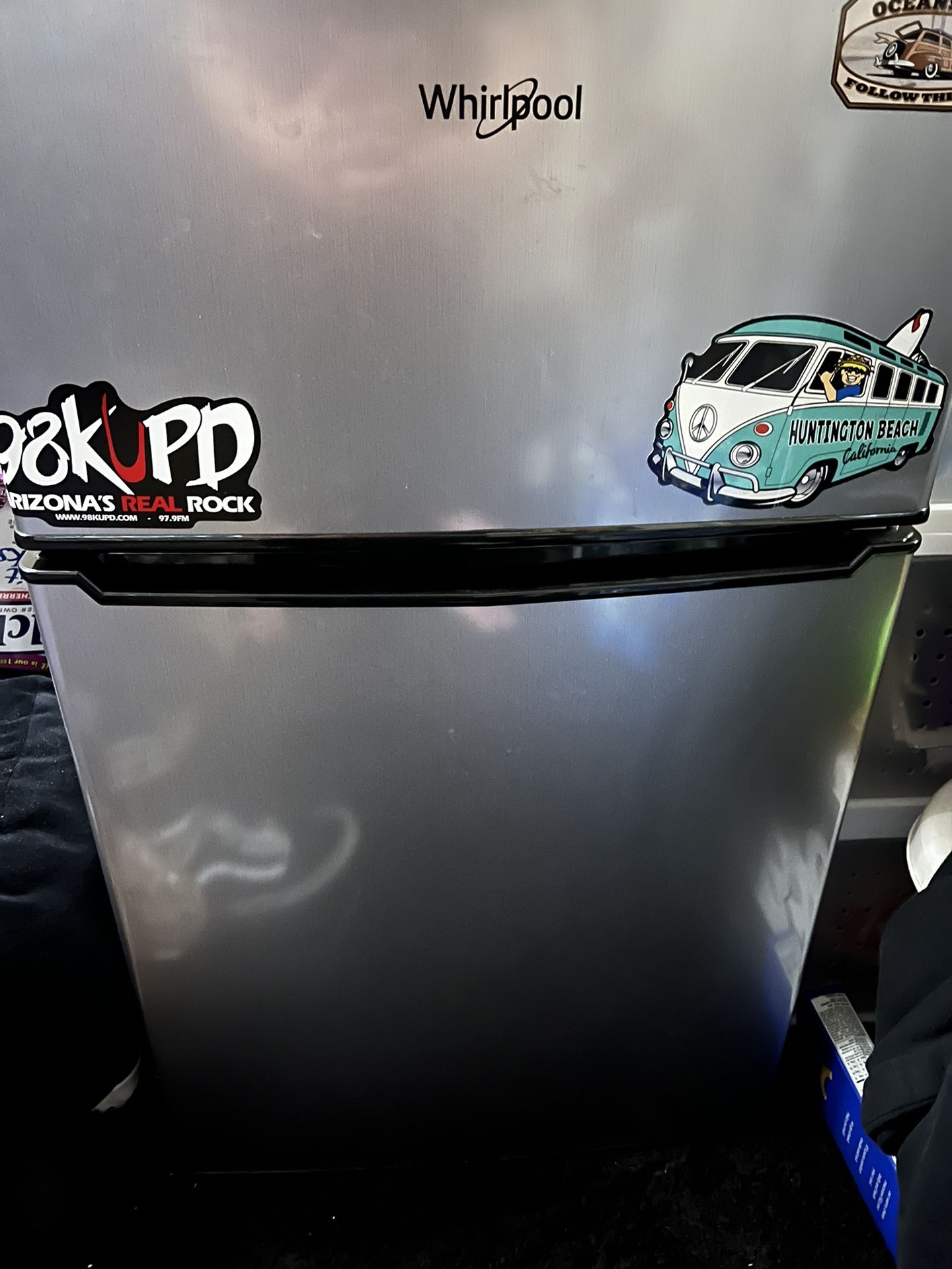 Whirlpool Mini Fridge With Freezer