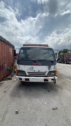 2002 GMC W4500 W45042 4.8L Diesel – 93K Miles – Clean Title – QUICK SALE