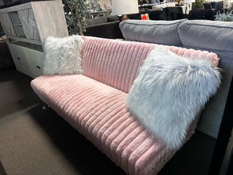 Pink futon bed! $425 🛌🩷🔥
