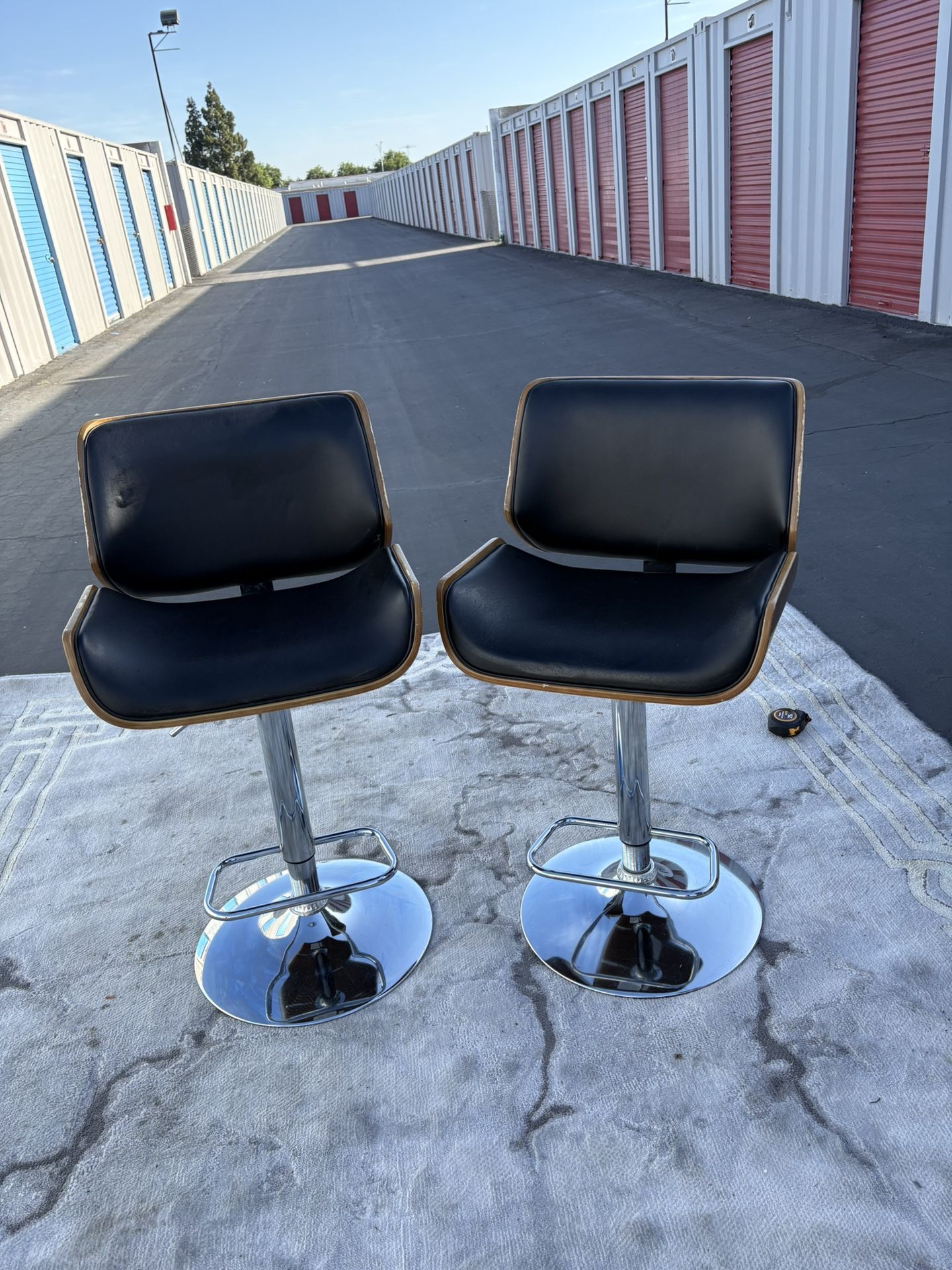 2 Tall Bar Stools