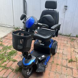 Drive Ventura Deluxe Electric Wheelchair 