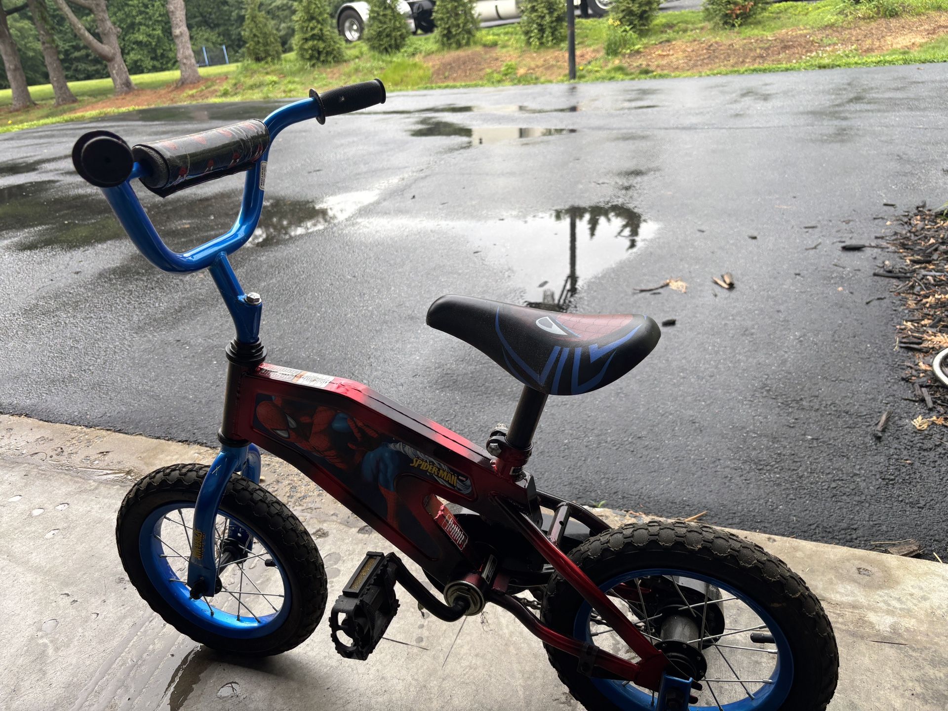 Kids Spiderman Training Wheels Bike