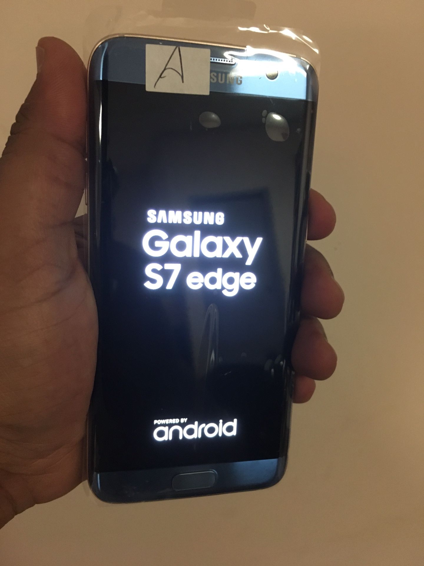 Samsung Galaxy S7 edge 32GB Factory Unlocked Excellent Condition With Free Charger!!!