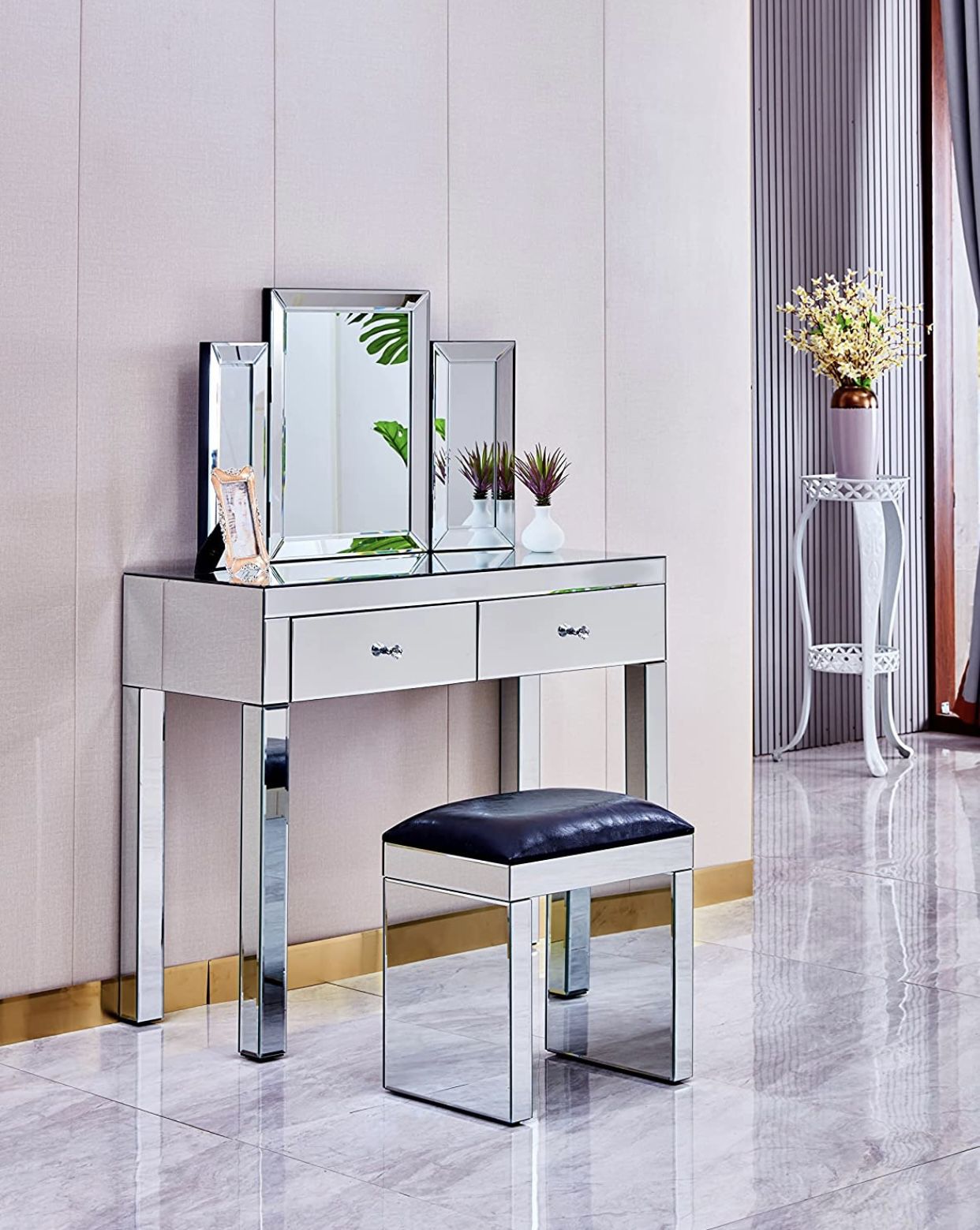 Brand New Silver Mirrored Vanity, Stools And Mirror 