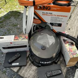 King One Pro Satellite Dish w/ Two Wally Receivers 