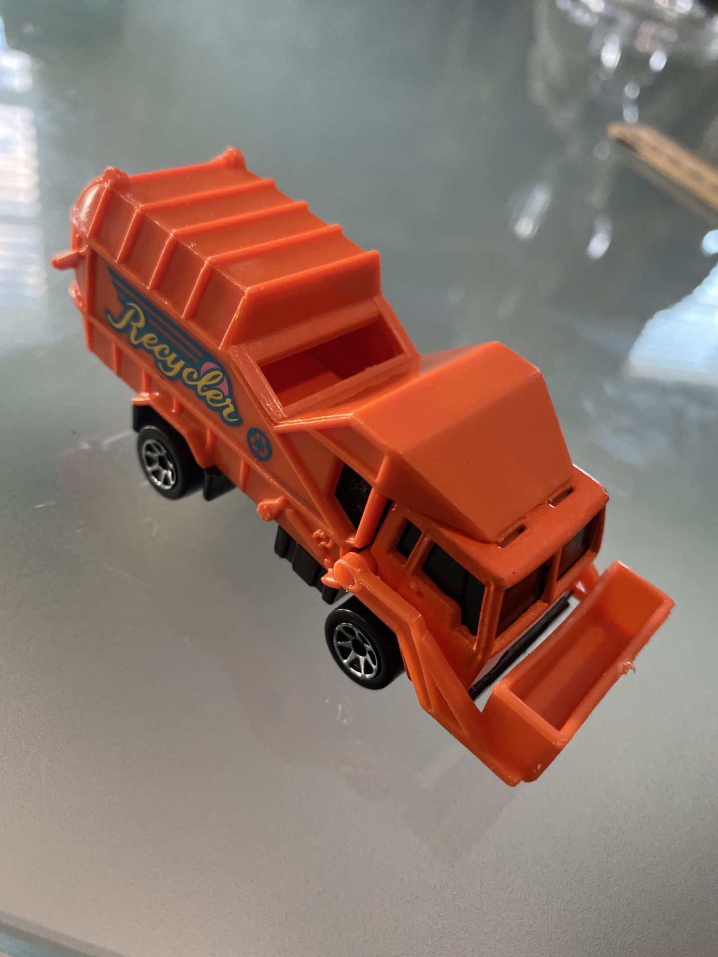 Hot Wheels 1991 Blue Card Recycling Truck 3”