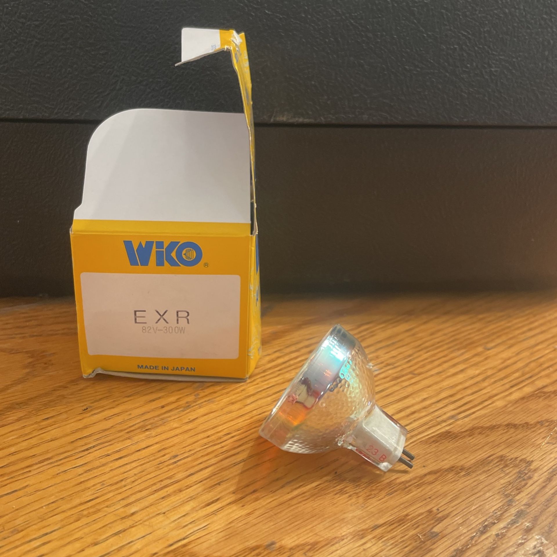 Lot Of 1 EXR Projector Lamp Bulb 82v 300w