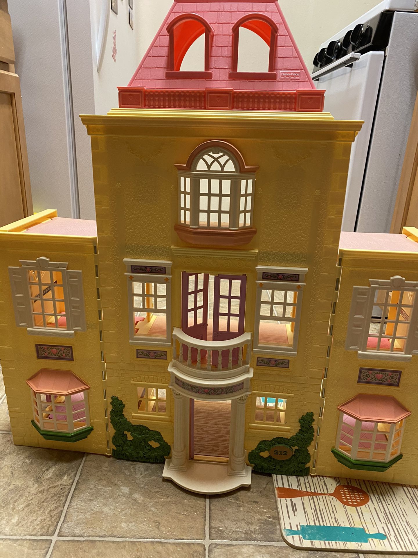Fisher Price Loving Family 2005 Doll House
