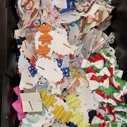 Everything Must Go bows/moños