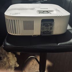 EPSON - LCD PROJECTOR -MODEL: HA73A