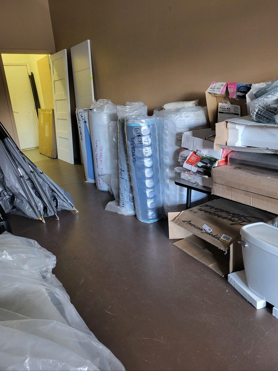 California king mattress $225 twin mattress $100 20 extra long mattress $129 full mattress $249 Queen mattress $279