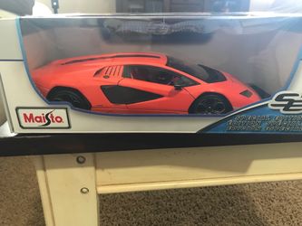 MAISTO - Lamborghini Countach LPI 800-4 - 2021-1/18,  Collectible Miniature Car