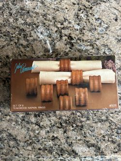 NEW!! Attractive Set of Napkin Ring Holders