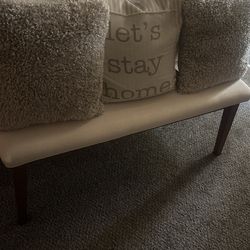 Bedroom Bench With Pillows
