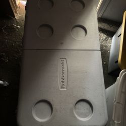 Rubbermaid Cooler 
