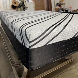 New Queen Memory Foam Mattress 