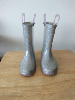 Girl's fancy shining boots