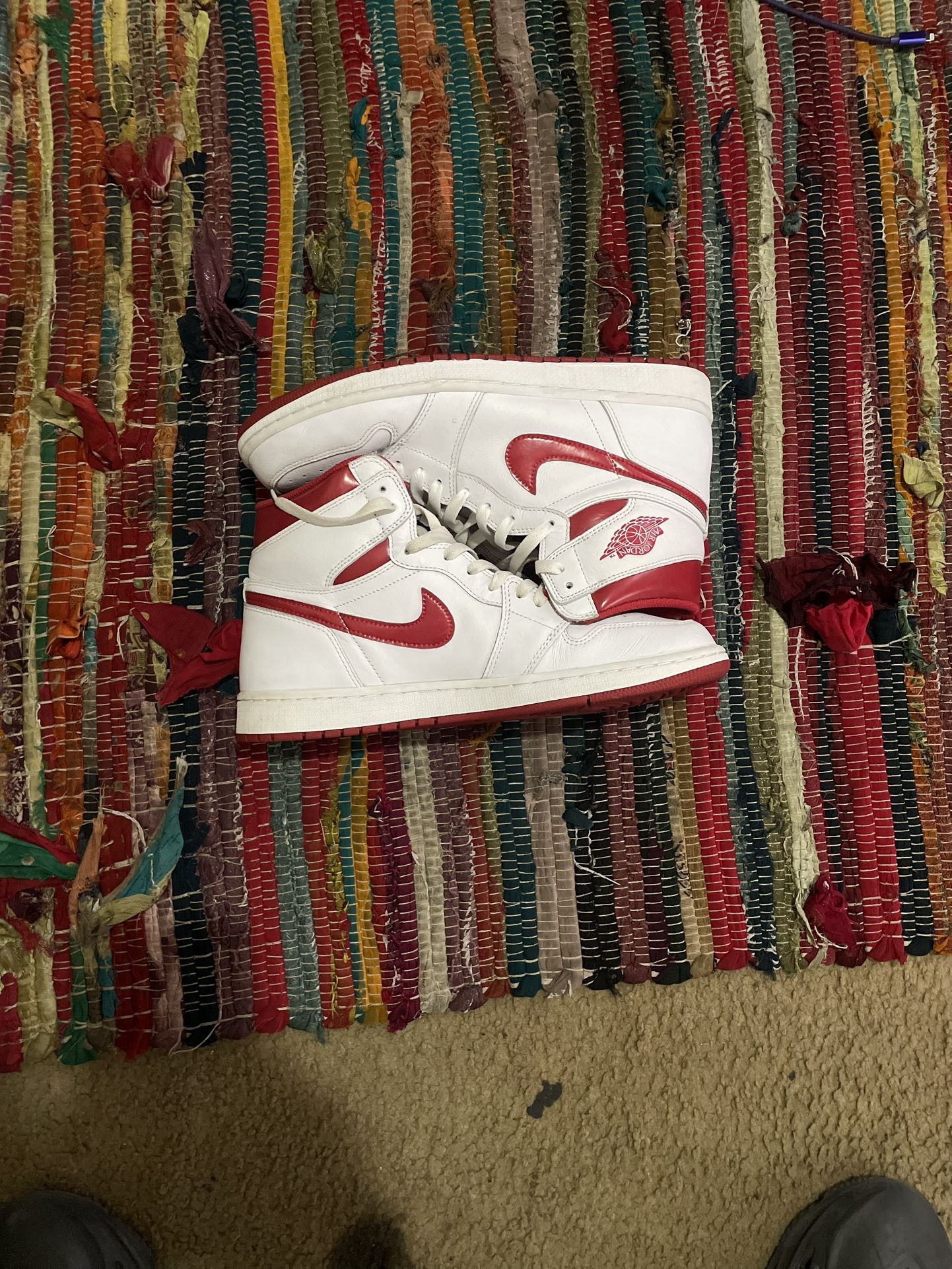 Air Jordan 1 high metallic Red