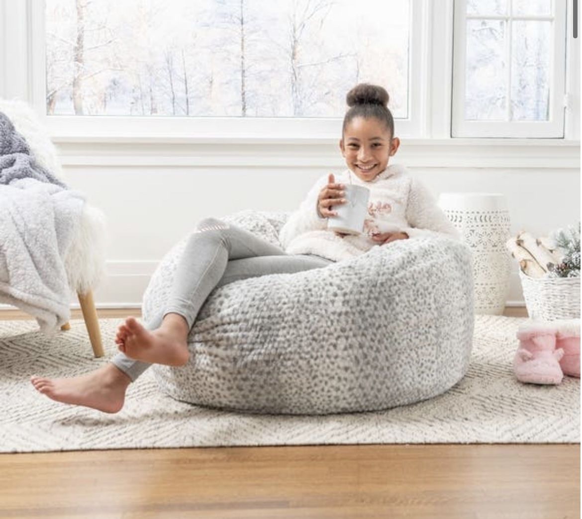 Faux fur bean bag 