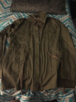 Army colored jacket with pattern on the backside
