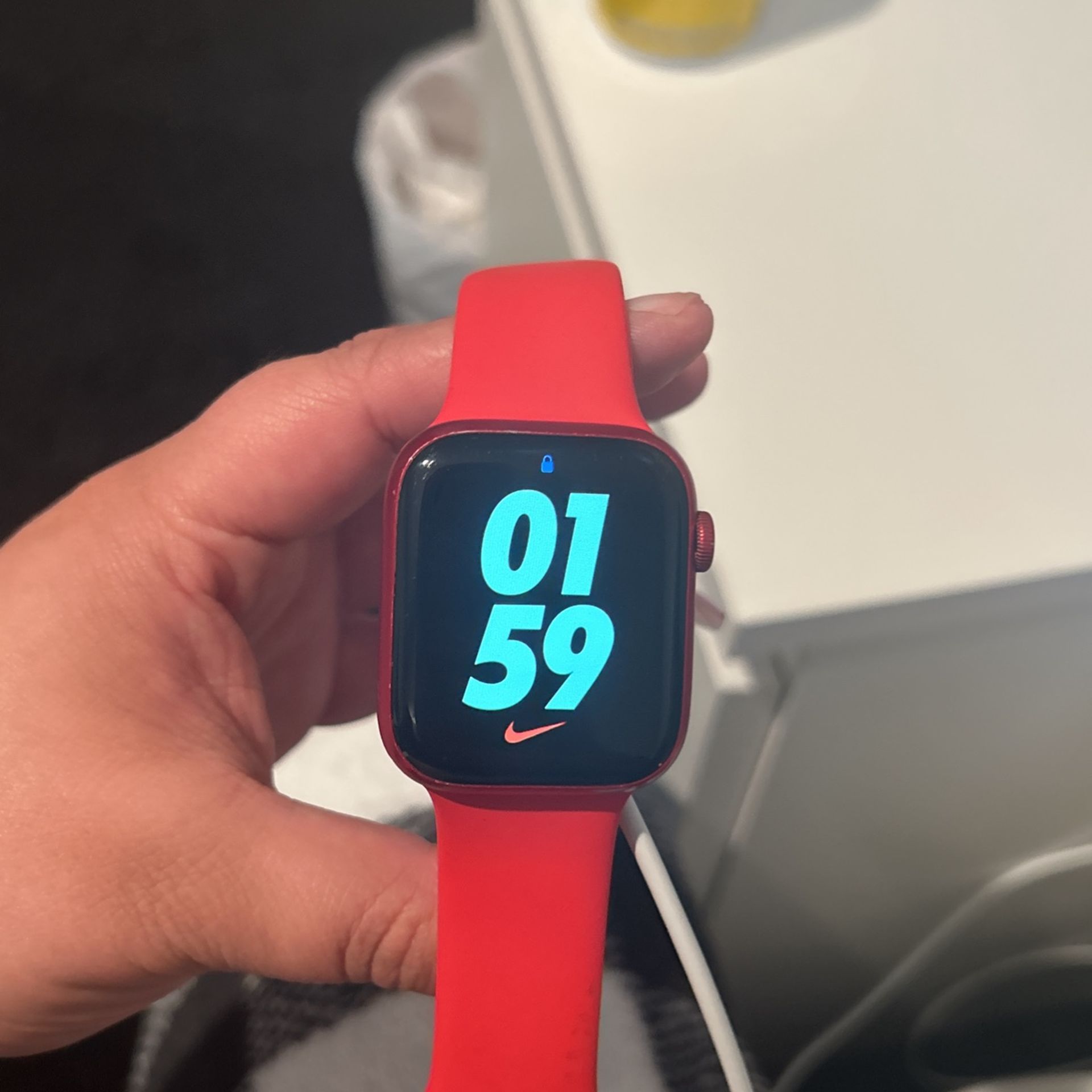 Red Apple Watch Series 8 