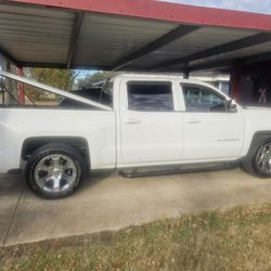 Truck Bed Cover On My 2014 Chevy Silverado Quad Cab 