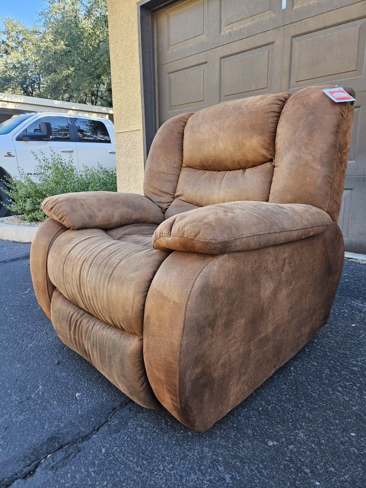 XL ROCKER RECLINER CHAIR