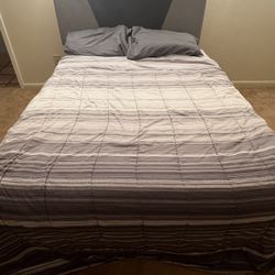 FULL SIZE BED IN VERY GOOD CONDITION 