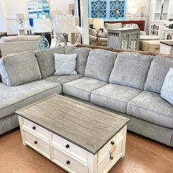 New Ashley Sectional 🔥🔥 IN STOCK 