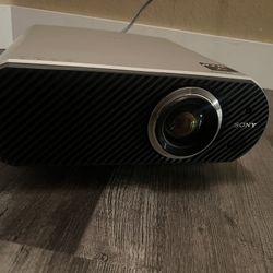 Sony Video Projector 3LCD Model #VPL-HS51A, 50/60 Hz, Powers On