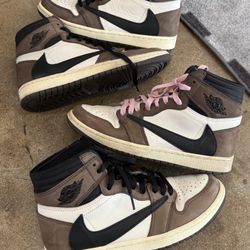 Jordan 1 Mocha Size 7 & 7.5