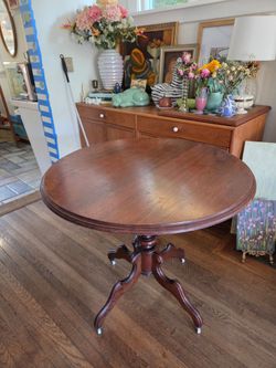 Antique Victorian Round Wood Tilt-Top Pedestal Tea Table