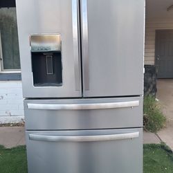 Refrigerator 