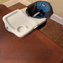 Chicco Hook On Portable Chair