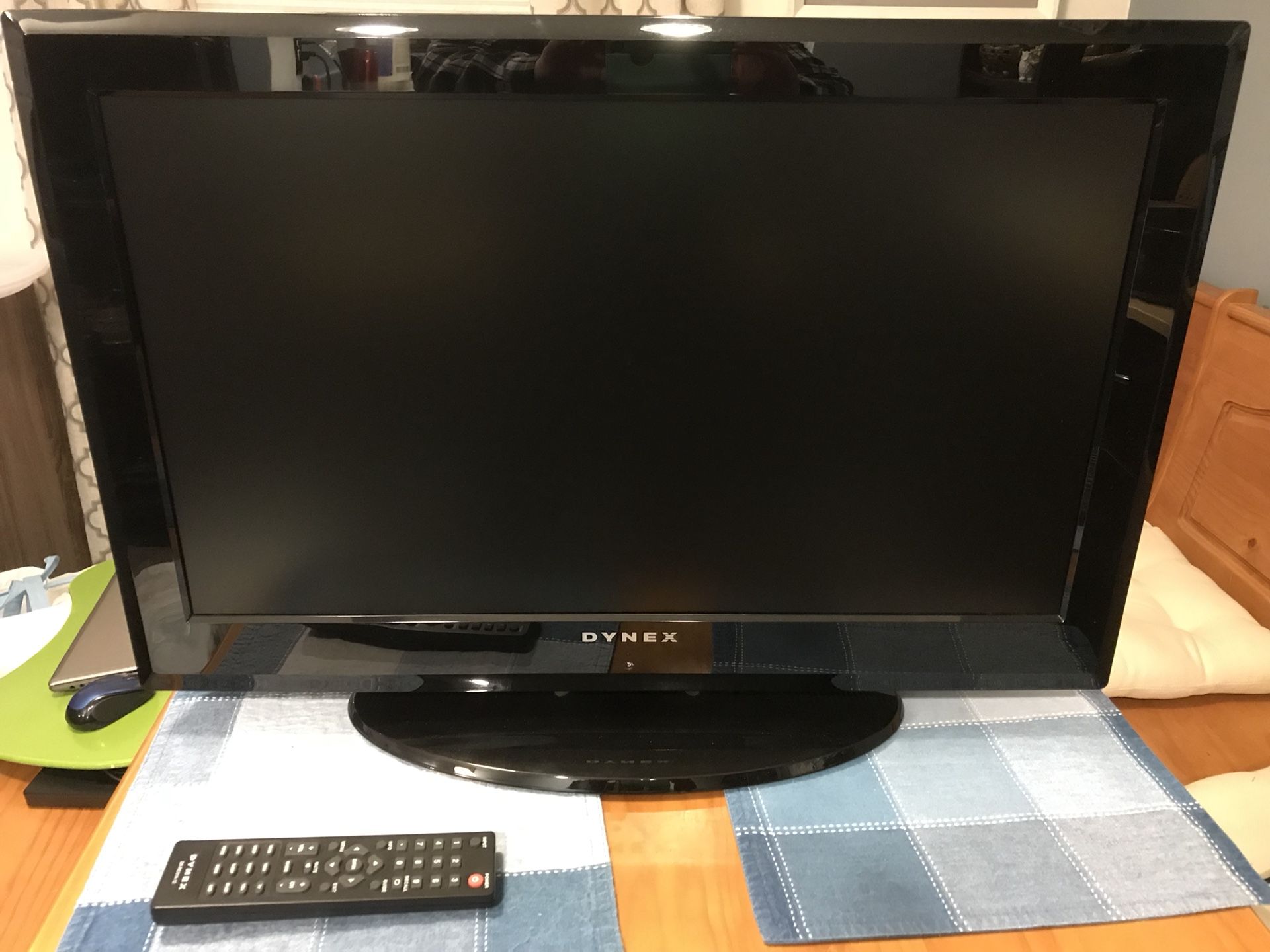 Dynex LCD TV