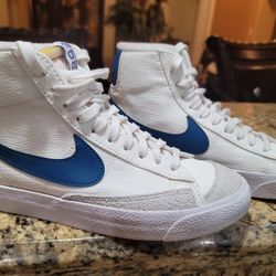 NIKE BLAZER MID '77
