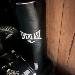 Boxing Bag With Handing Chains