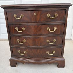 DREXEL HEIRLOOMS HERITAGE NITESTAND / SIDE TABLE