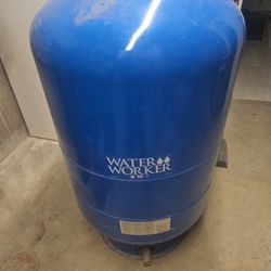 Water Worker HT-86 Pressurized Well Tank 